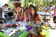 Юные мастерицы из Одессы Анна Гатунок и Мария Ступник