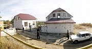 На месте общественного пляжа выросли два коттеджа, прихватившие еще и добрую сотню квадратных метров от лимана