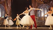 Идет репетиция спектакля «Тайна Венского леса»