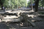 Вскрытые фундаменты храма