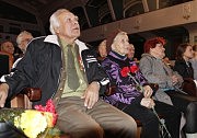 В зале — ветераны