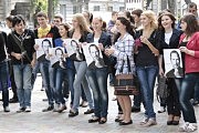 Студенты государственной академии технического регулирования и качества пришли на открытие памятника с портретами Стива Джобса