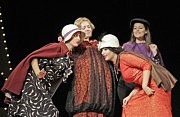 Малышка начала петь уже в животе матери. Мать Эдит — заслуженная артистка Украины Светлана Горчинская