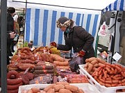 Колбасных изделий было много
