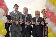 Традиционную церемонию провели заместитель одесского городского головы Елена Павлова, заместитель председателя Одесской областной государственной администрации Александр Малин, генеральный директор строительной компании ООО «Стикон» Леонид Крючков, ректор ОНУ им. И. И. Мечникова профессор Игорь Коваль