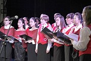 Выступает студенческий хор «Ave musika» под управлением Сергея Савенко
