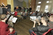 Студенческий оркестр готовится к выступлению