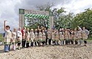 Участники Всеукраинского конкурса сбора винограда: фото на память