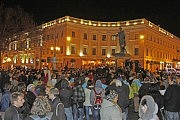 Каждый вечер сотни одесситов, несогласных с торможением курса Украины на евроинтеграцию, приходят сюда, чтобы выразить свое мнение