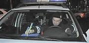 Салоны патрульных машин украсили государственными флагами