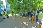 Председатель общественной организации «Люстрационная комиссия Одесской области» Константин Цховребашвили демонстрирует журналистам видеозапись «подвигов» котовского судьи