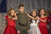 Идет солдат по городу