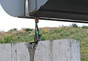 Волнующий момент показательного выступления докера-механизатора Анатолия Курцебы