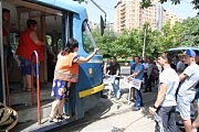 Пикет мешает движению трамвая