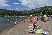 Это так называемый «дикий пляж», до которого нужно идти полчаса