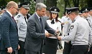 Торжественная церемония передачи автомобилей полиции
