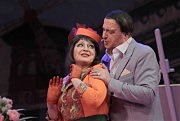 Бертран и Шарлотт (народные артисты Владимир Фролов и Наталья Завгородняя) многое могут вспомнить