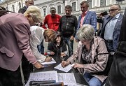 Работники службы охраны портов подписывают обращение уже к новому Президенту