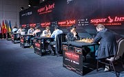 Полная тишина: очередной тур начался