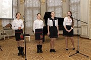 Ученики из села Старосельское Саратского района читают стихи Михая Эминеску