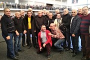 Ветераны сфотографировались с Любовью Николаевной