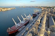 Панорама акватории порта