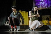 Юный фольклорист Рафа (Александр Давлятян) и торговка рыбой Лея (Ирина Шинкаренко)