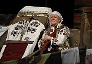 Лариса Кадырова в образе бабы Юстины