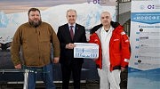 Слева направо: Евгений Дикий, Сергей Гриневецкий и капитан судна Павел Панасюк