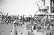 Моряки на борту броненосця