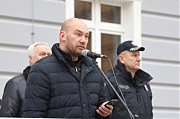 Народний депутат України, голова Наглядової ради університету Олексій Леонов виступає перед курсантами під час урочистого шикування з нагоди Дня єднання, який відзначався 16 лютого